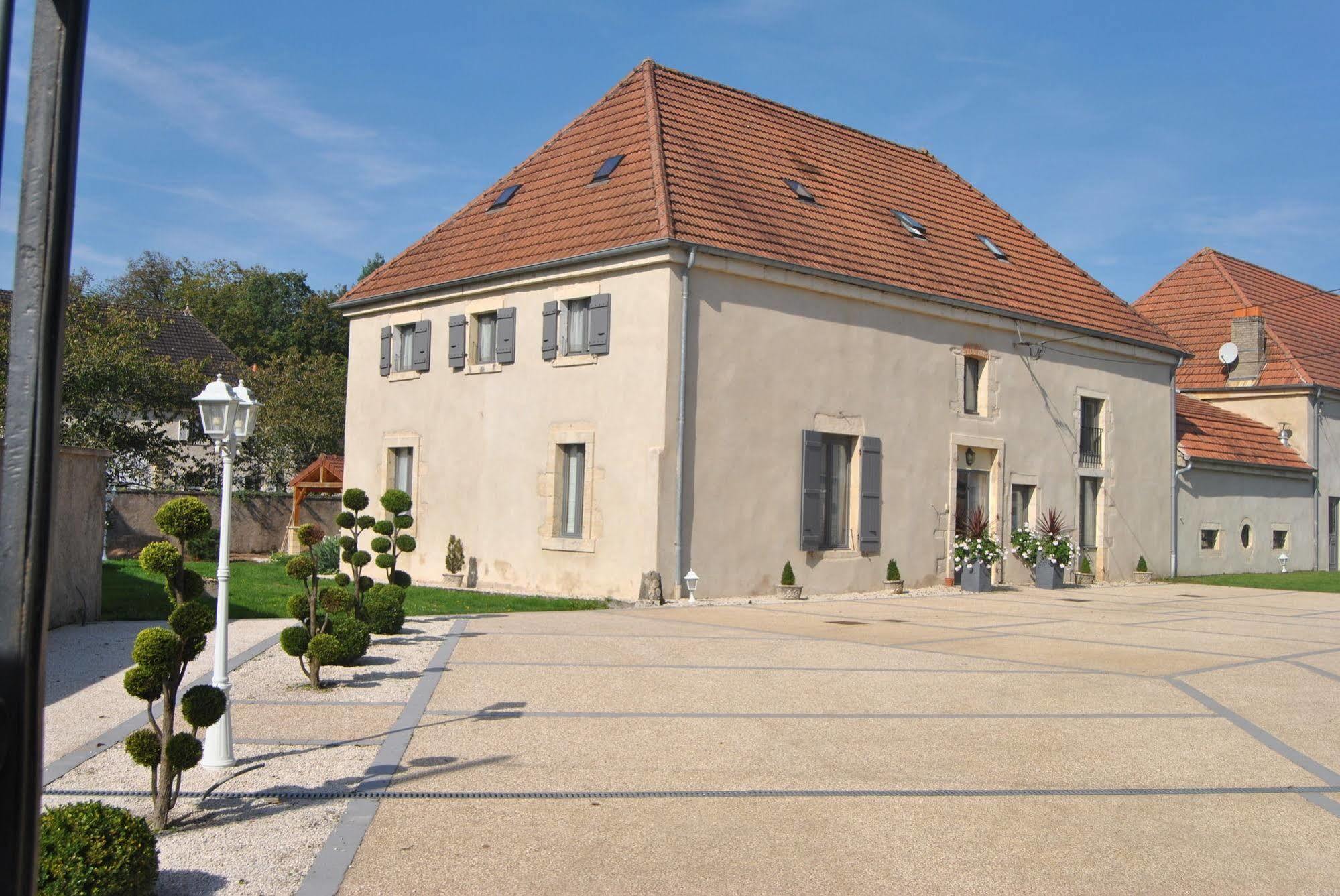 Le Domaine Des Papillons Hotel Beaujeu-Saint-Vallier-et-Pierrejux Екстериор снимка
