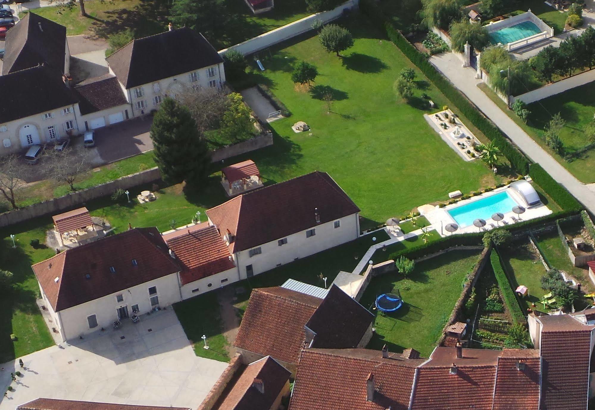 Le Domaine Des Papillons Hotel Beaujeu-Saint-Vallier-et-Pierrejux Екстериор снимка
