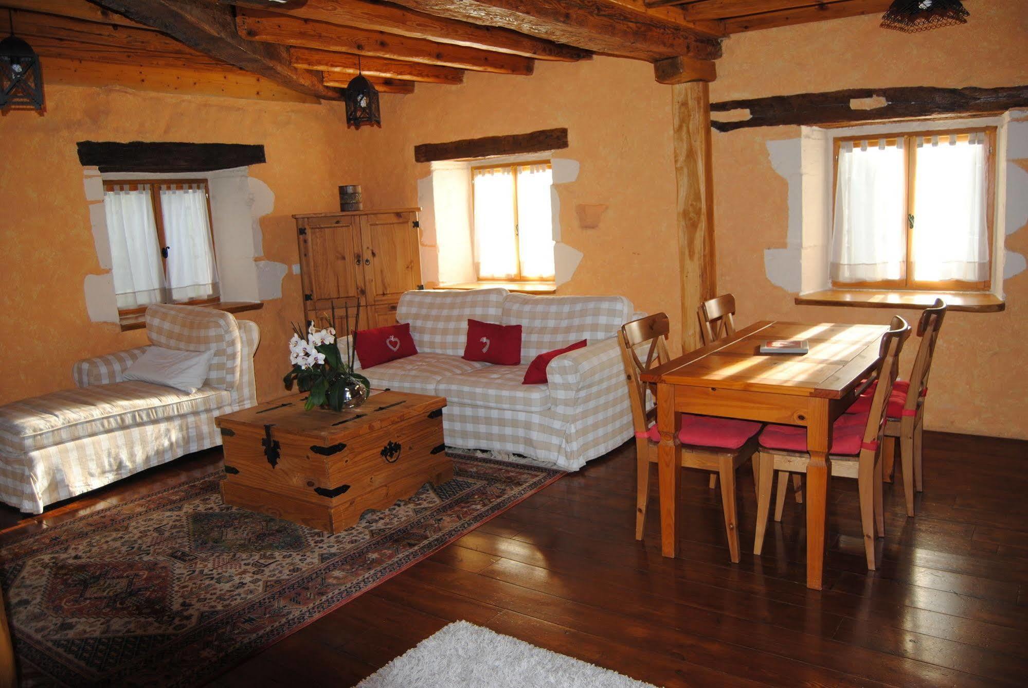 Le Domaine Des Papillons Hotel Beaujeu-Saint-Vallier-et-Pierrejux Екстериор снимка
