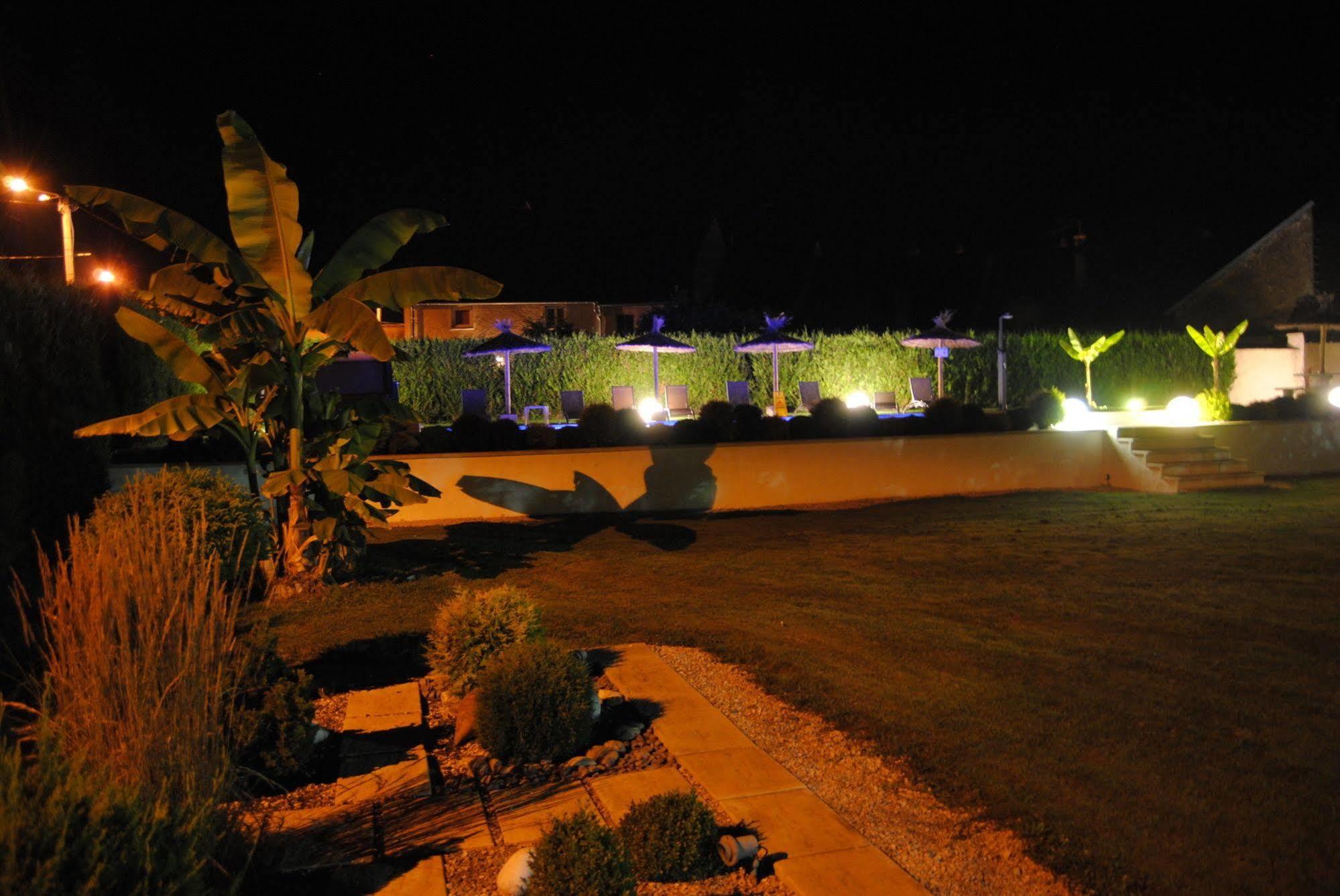 Le Domaine Des Papillons Hotel Beaujeu-Saint-Vallier-et-Pierrejux Екстериор снимка