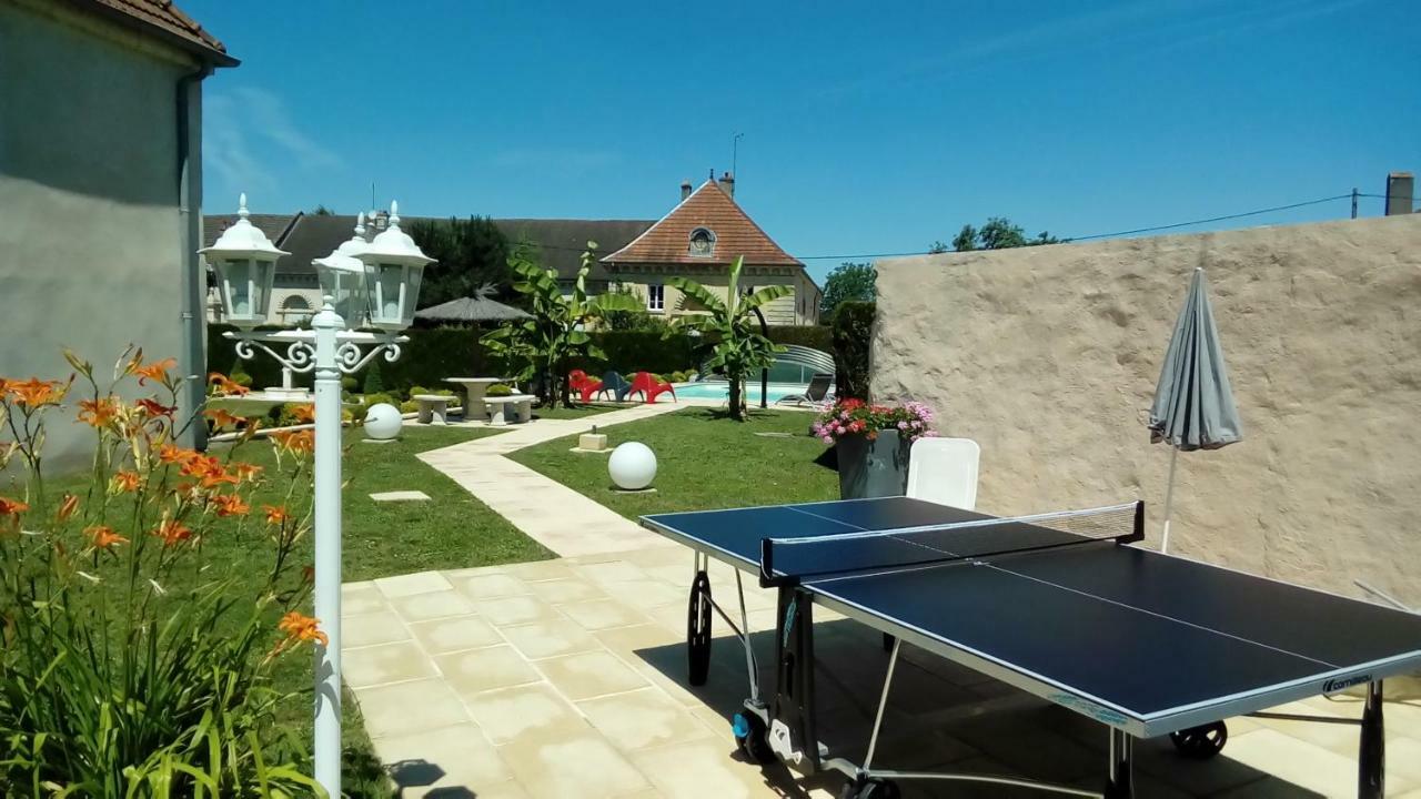 Le Domaine Des Papillons Hotel Beaujeu-Saint-Vallier-et-Pierrejux Екстериор снимка
