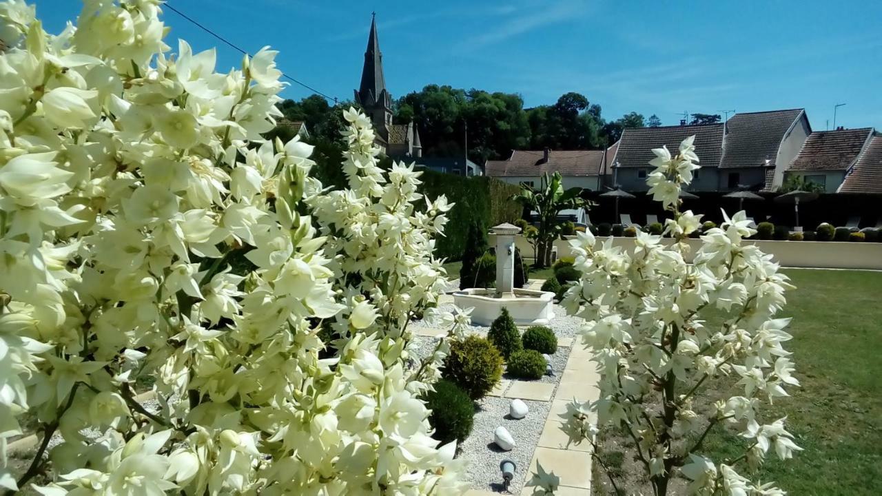 Le Domaine Des Papillons Hotel Beaujeu-Saint-Vallier-et-Pierrejux Екстериор снимка