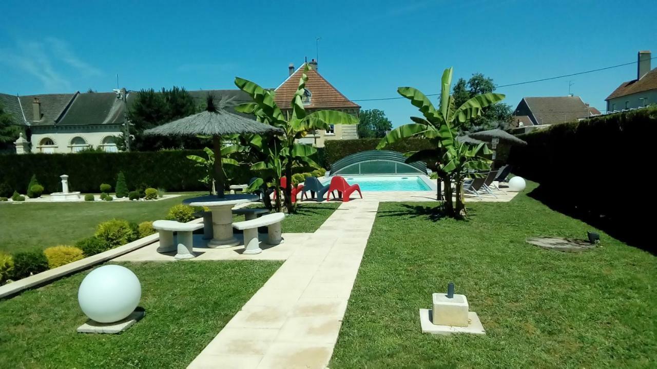 Le Domaine Des Papillons Hotel Beaujeu-Saint-Vallier-et-Pierrejux Екстериор снимка